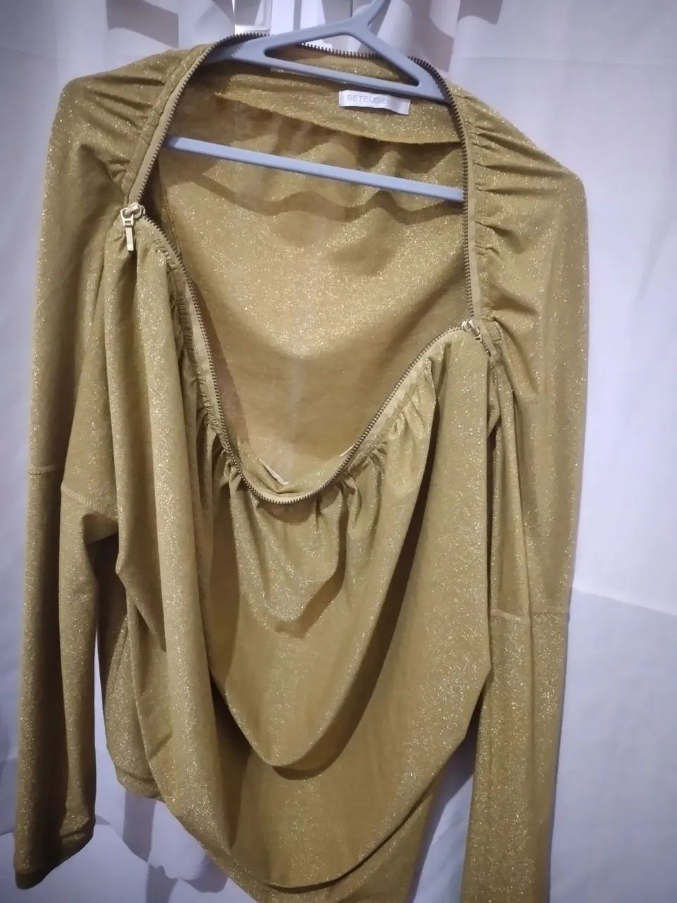 Blusa Tecido viscose Dourado Tam M