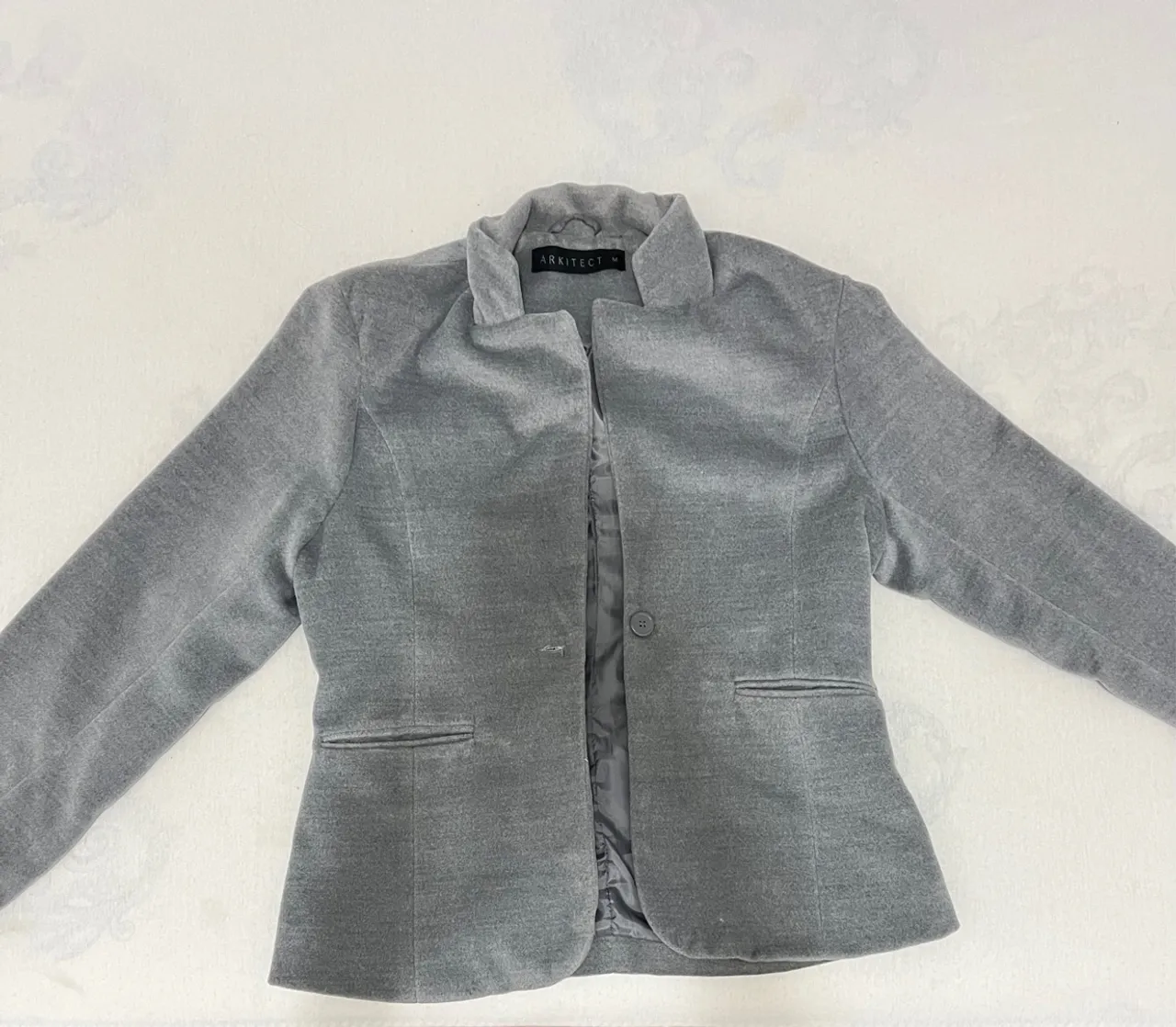 Blazer Cinza Arkitect - Elegância e Estilo - Tamanho M