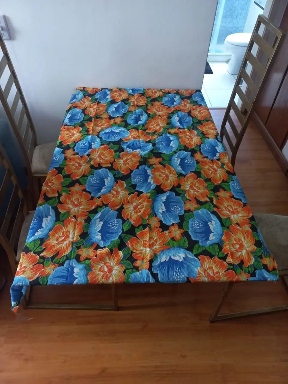 Mesa de jantar com tampo de vidro - Foto 5