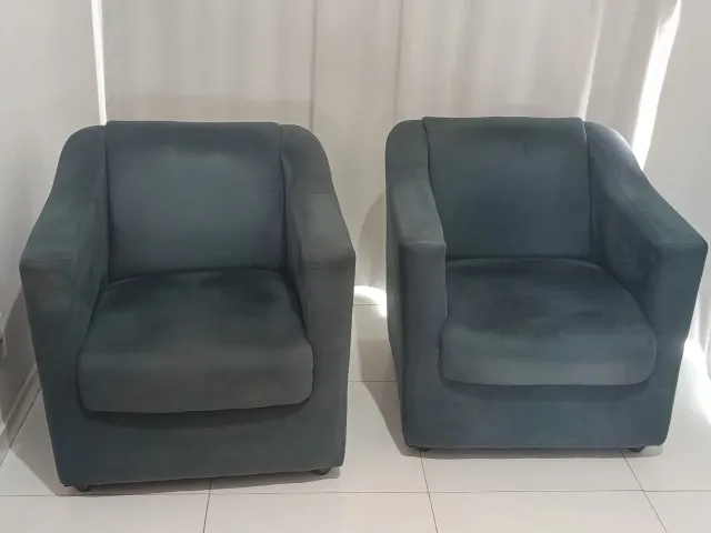 Vendo duas poltronas confortáveis