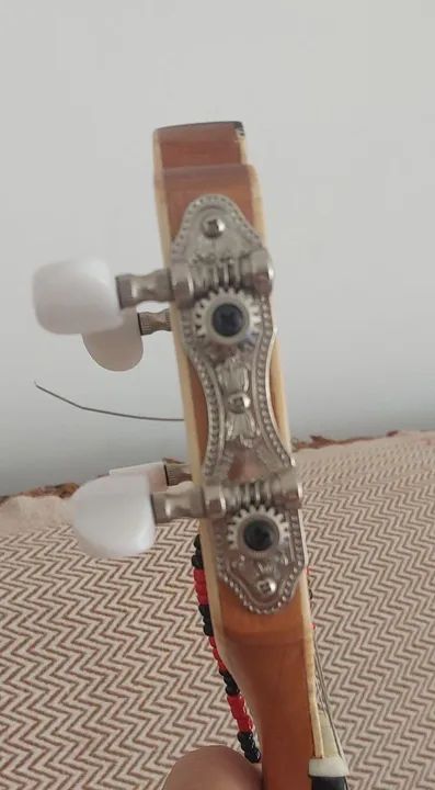 Banjo Medeiros Luthier. Menos de um ano de uso. Laminado Faia. 2024 - Foto 3