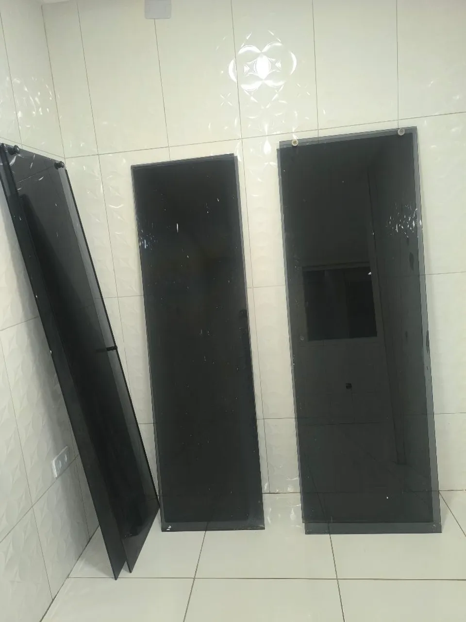 Vendo 2 Box de Banheiro