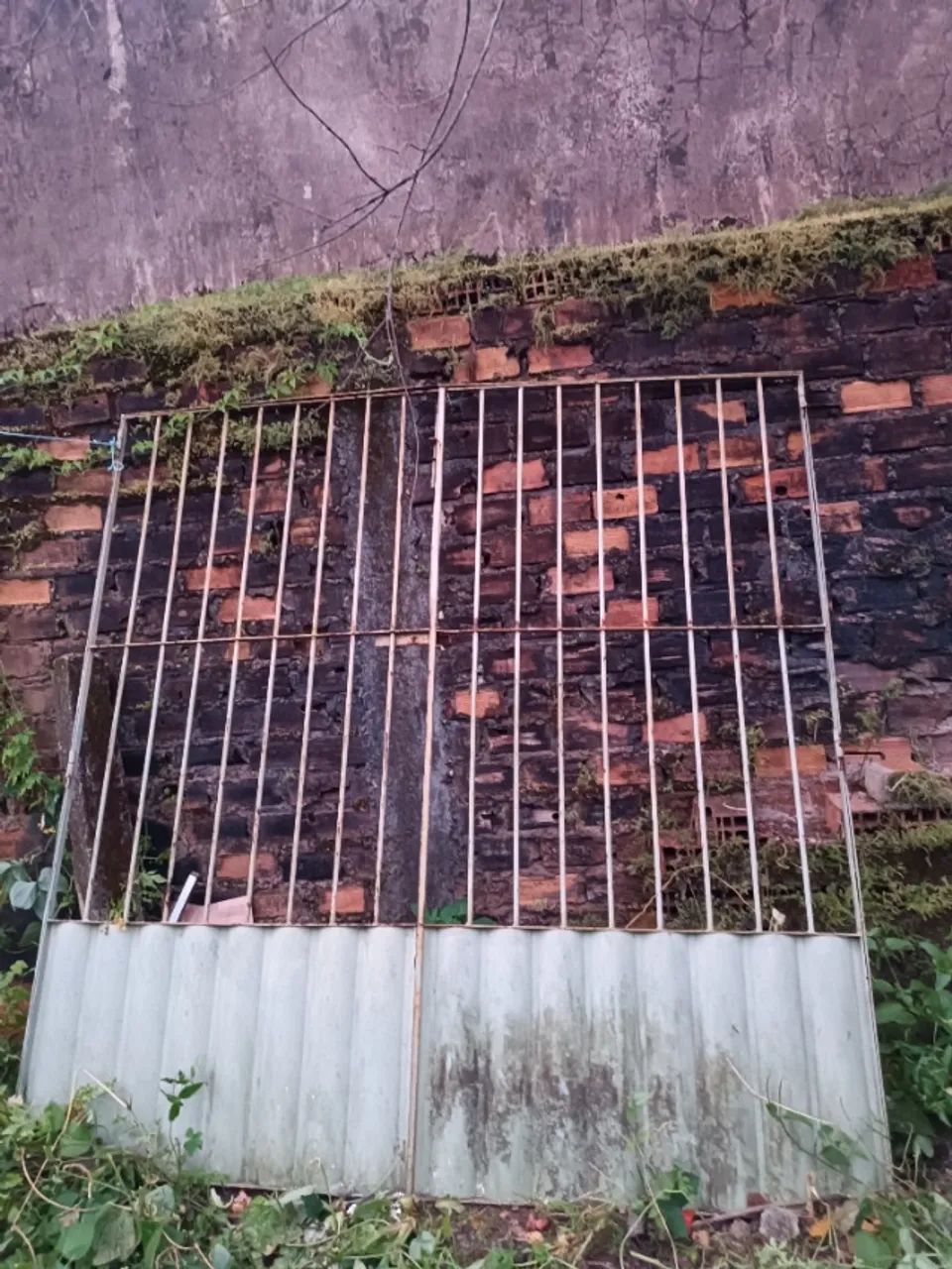 Portão de ferro 64277530741762120