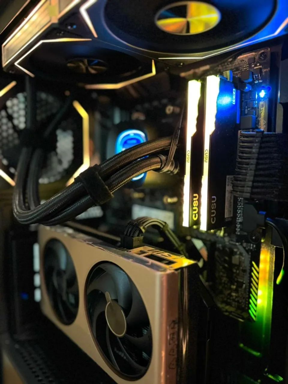 PC GAMER RYZEN 5 5600X RTX 5060 - Foto 3