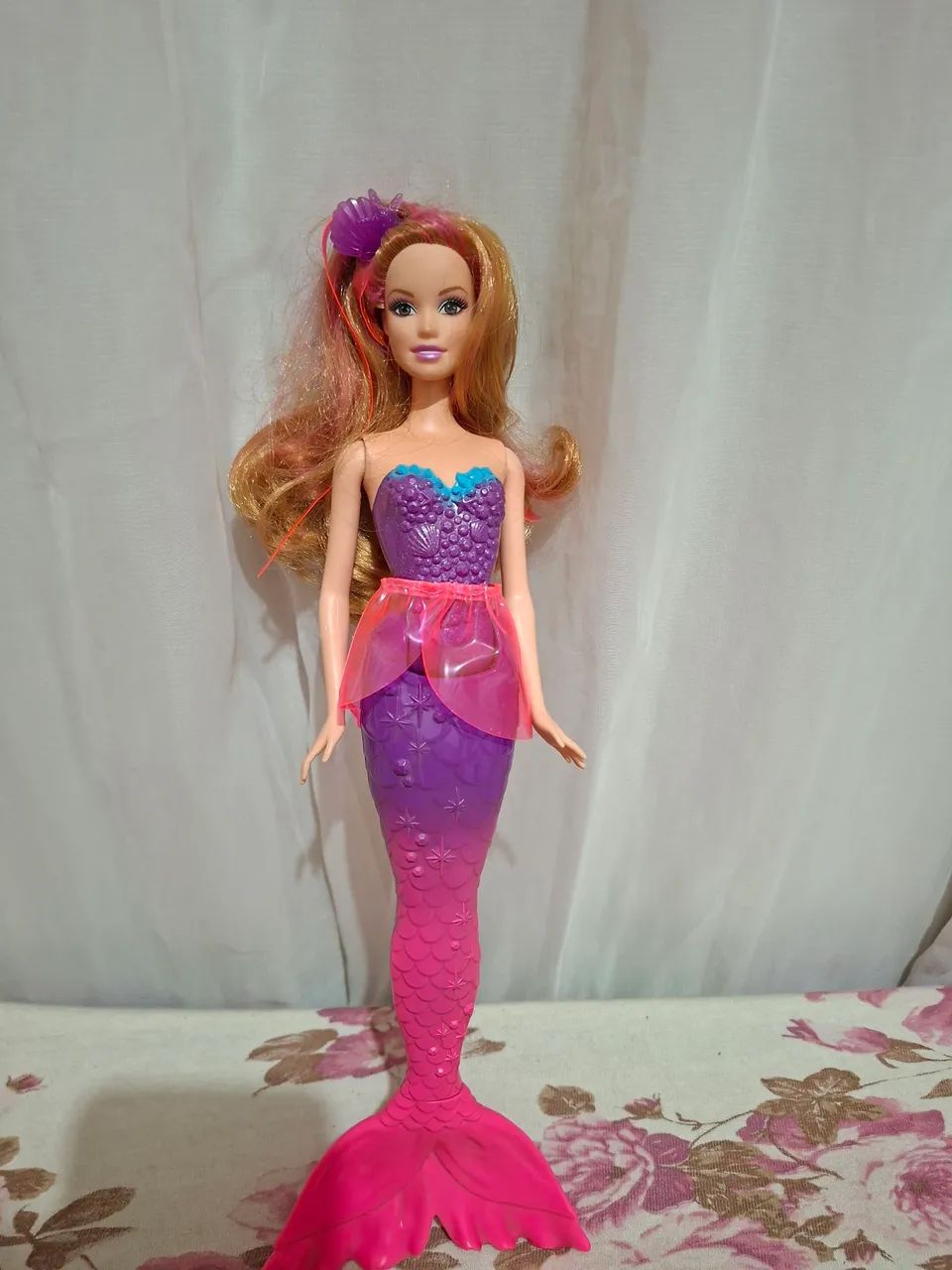 Boneca "Barbie" sereia e princesa - Foto 2