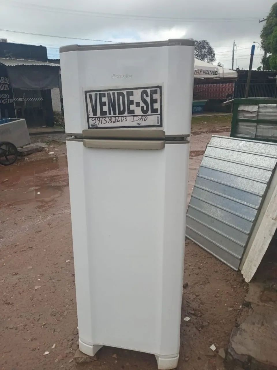 Geladeira esmaltec 