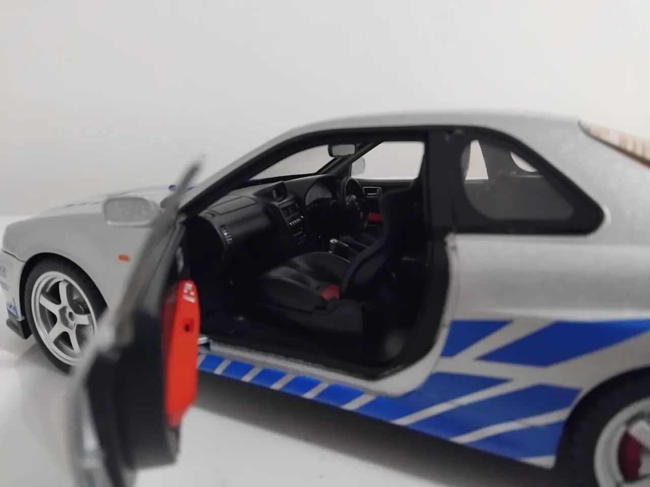 Miniatura 1:18 Nissan Skyline GTR R34 (tenho várias 1:18