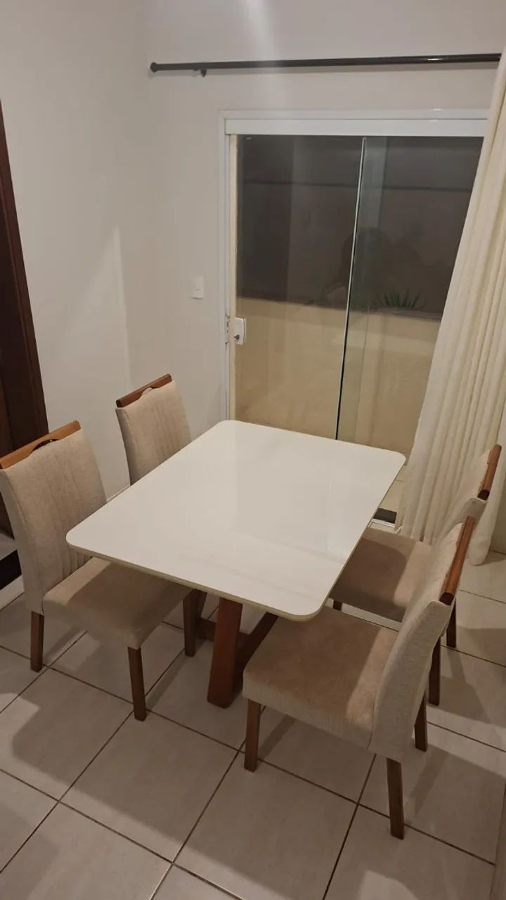 Kit mesa De Jantar com 4 cadeiras Tampo Retangular Com Vidro 1,20mx0,90m