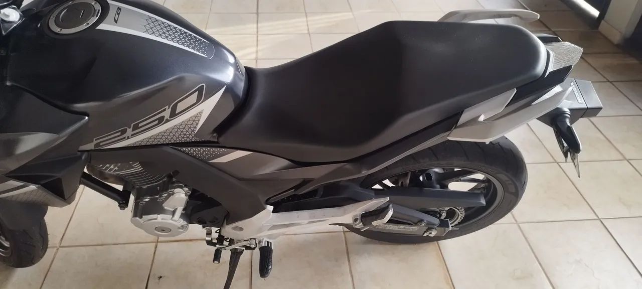 CB TWISTER 250 - Foto 3