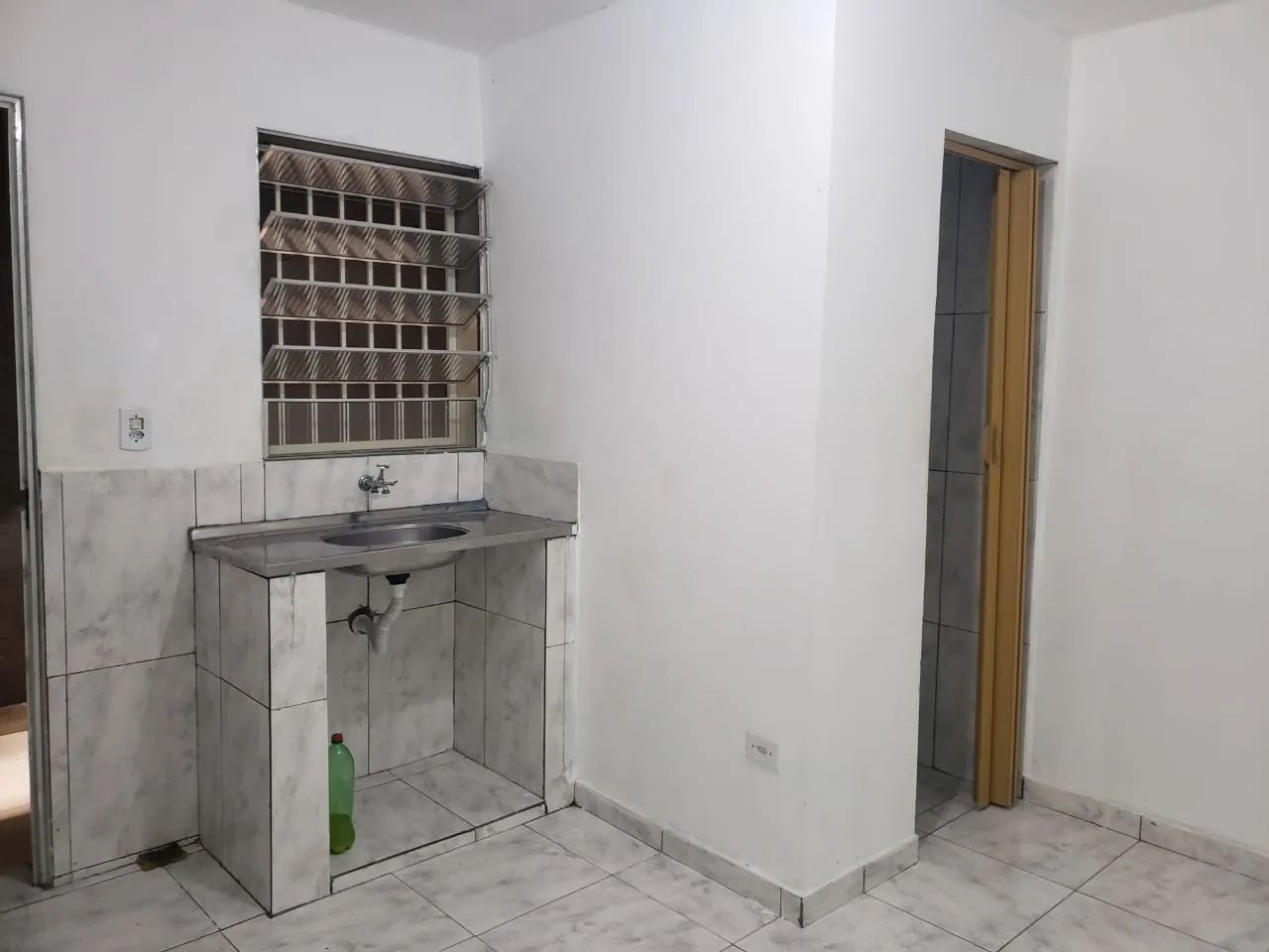 Aluga-se casas de 2 á 3 cômodos  - Foto 2
