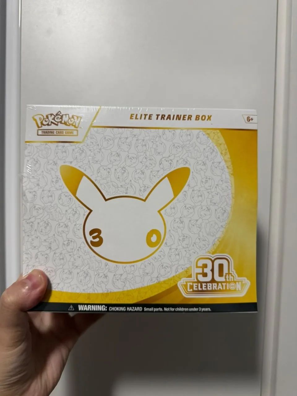 Elite Trainer Box 30th Celebration - Inglês - Selado