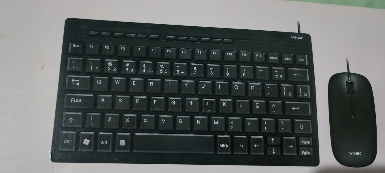 Mini teclado com mouse zerado 