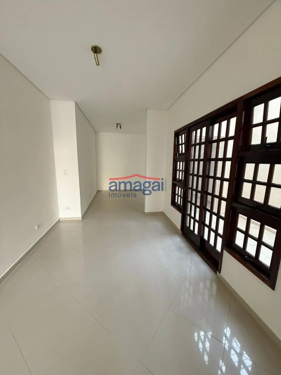 Imóvel Comercial com banheiro para alugar no Jardim Leonídia