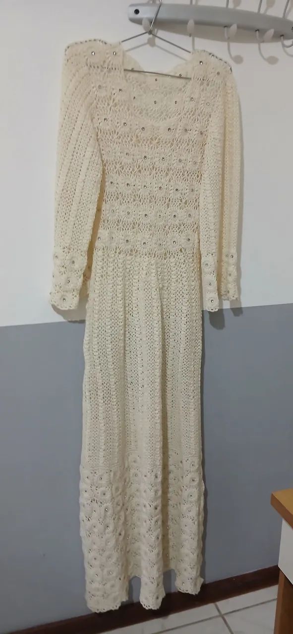 Vendo vestido longo de crochê feito à mão - Foto 4