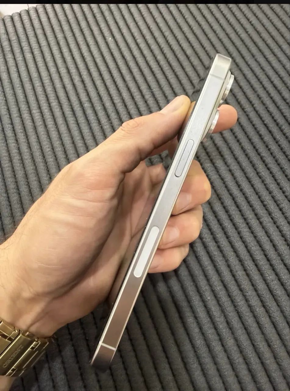 iPhone 15 Pro - 128GB - Titânio Branco - Foto 4
