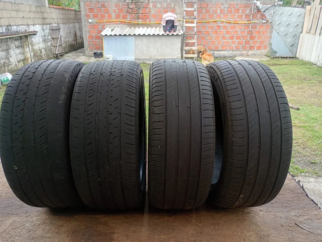 2 Pneu Michelin e 2 Pneu Goodyear 