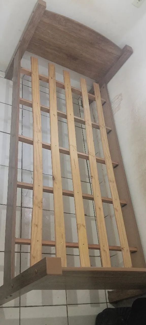 VENDO CAMA SOLTEIRO - NAO ENTREGO, NEM ENVIO - Foto 2