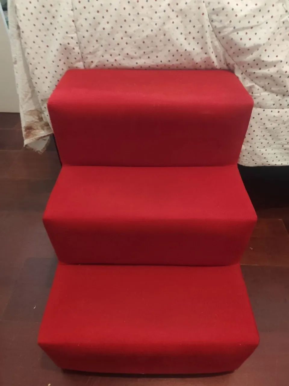 Escada pet três degraus