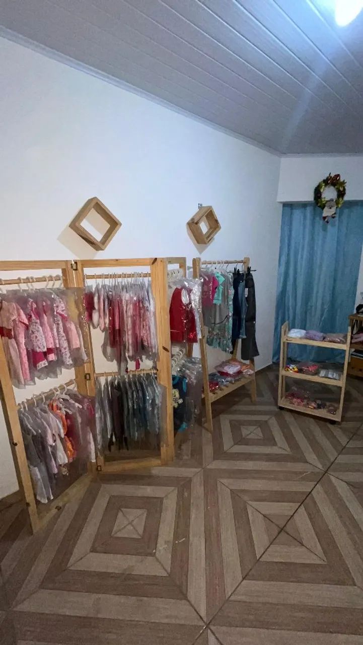 VENDO LOJA DE ROUPAS INFANTIS COMPLETA  - Foto 2