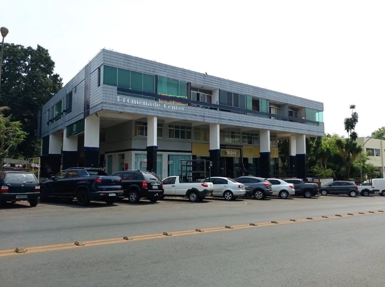 Kit/Sala para alugar na CLN 405, bloco B  Próximo a UNB