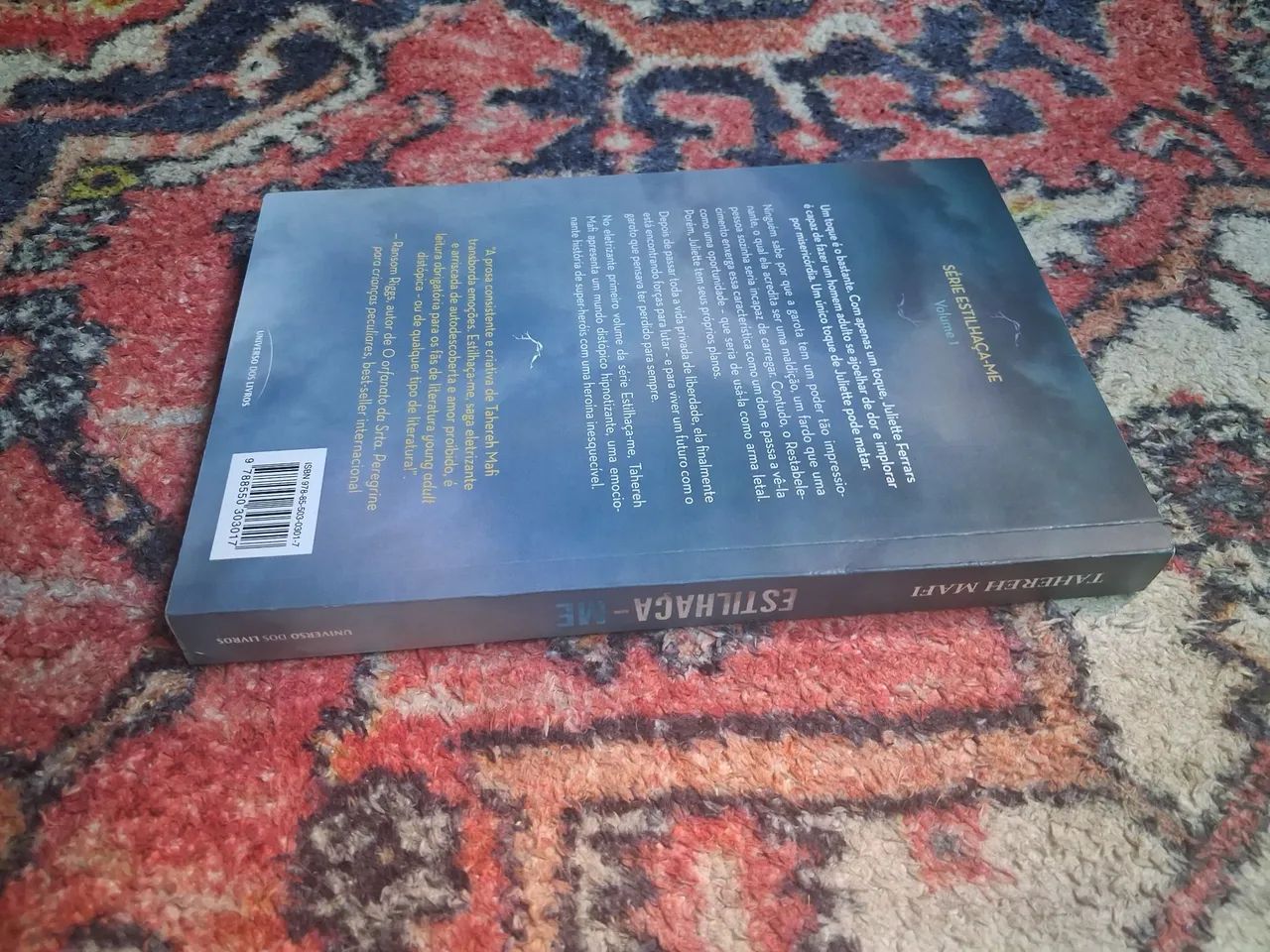 Livro Estilhaça-me - Foto 3