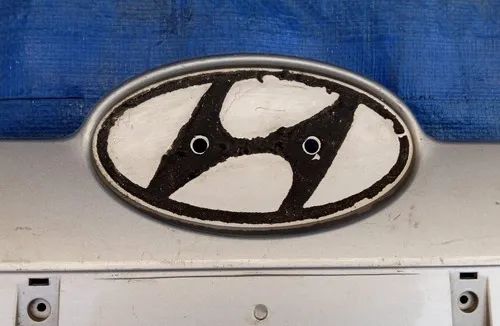 Moldura Placa Traseira Tucson 2008 - 2014 Detalhe Prateado - Foto 3