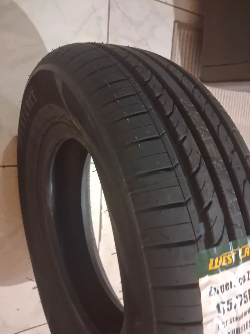 Pneu novo 300