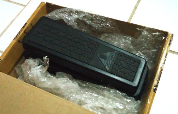 Pedal Hell Babe Wah-Wah Behringer Excelente Estado - Foto 3