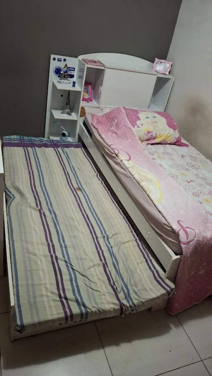 Cama solteiro com cama auxiliar,  gavetas e baú.  - Foto 4