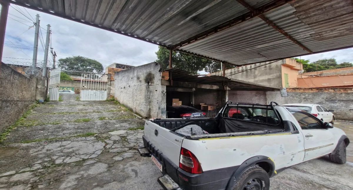 Lote / Terreno com 3 quartos à venda em Belo Horizonte