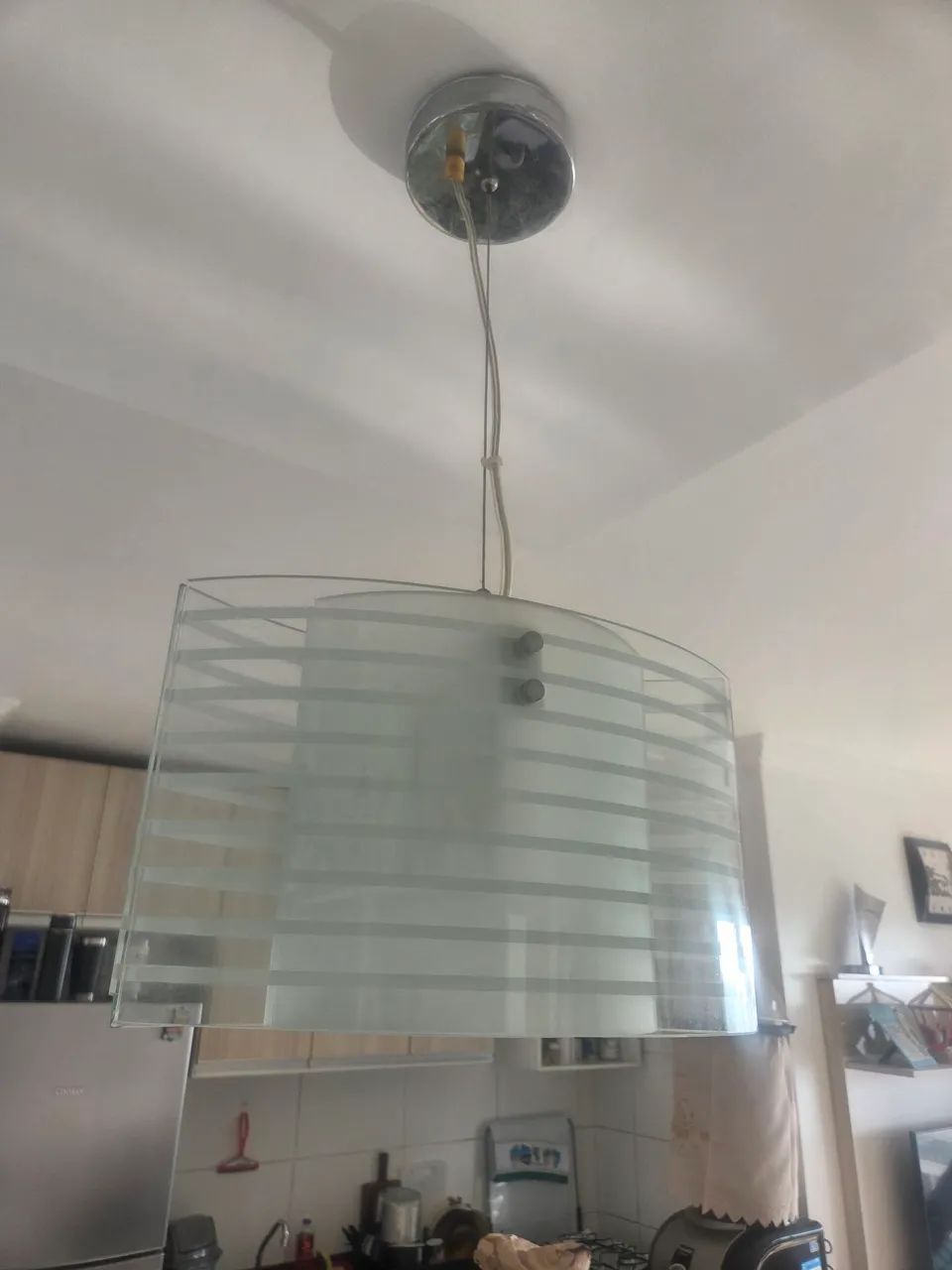 Lustres novos e perfeitos 100,00 a unidade.