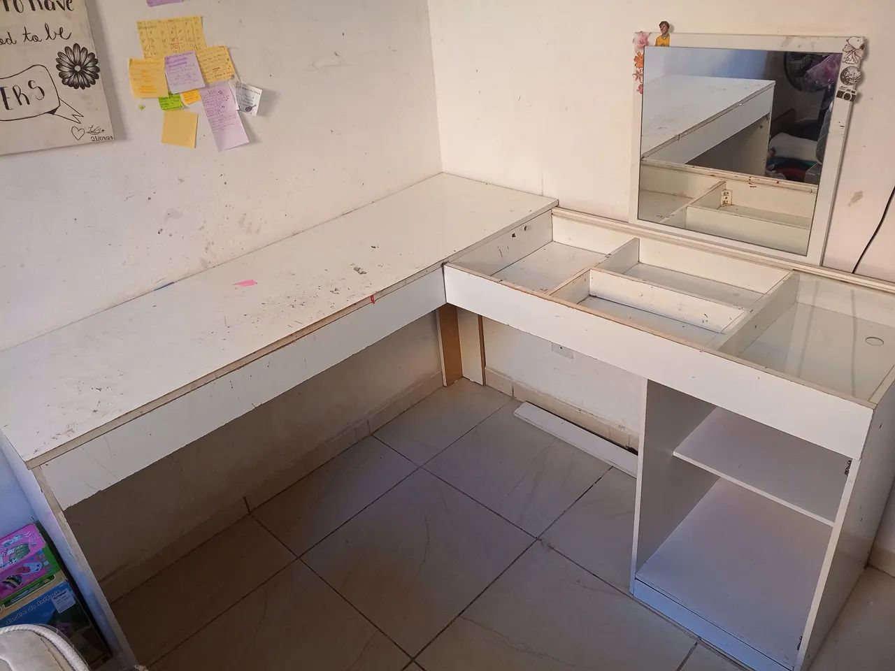 Escrivaninha/ penteadeira  - Foto 5