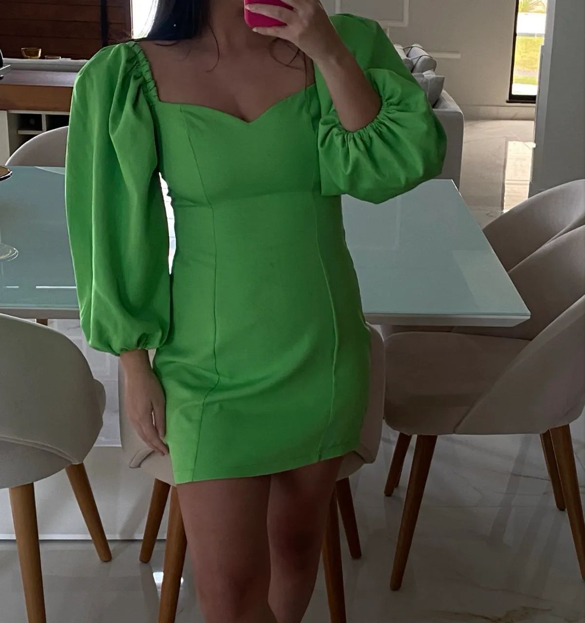 Vestido curto verde com mangas bufantes  - Foto 5