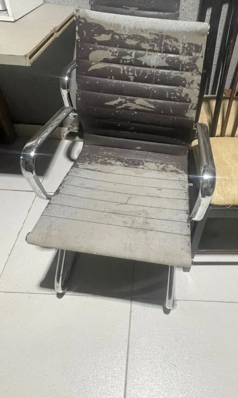 Cadeira fixa de ferro/cromada