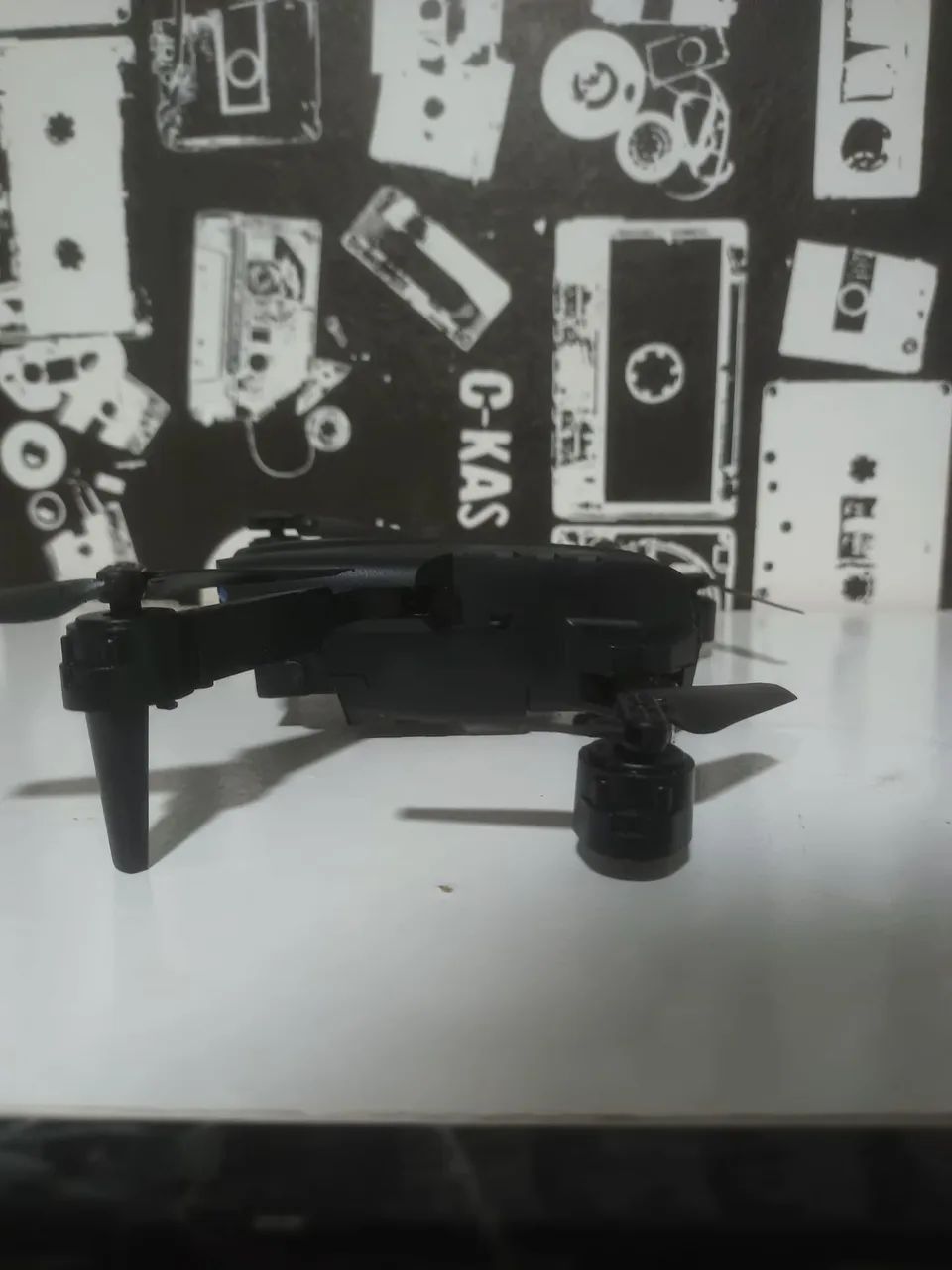 Drone Pro Dobrável com Câmera HD Wi-Fi + Hélices Reserva e Suporte Antiqueda - Foto 3