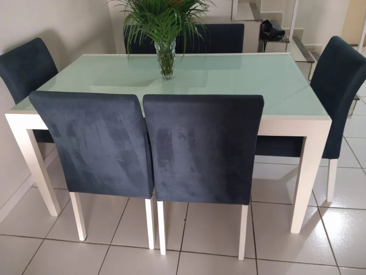 Mesa com 6 cadeiras 