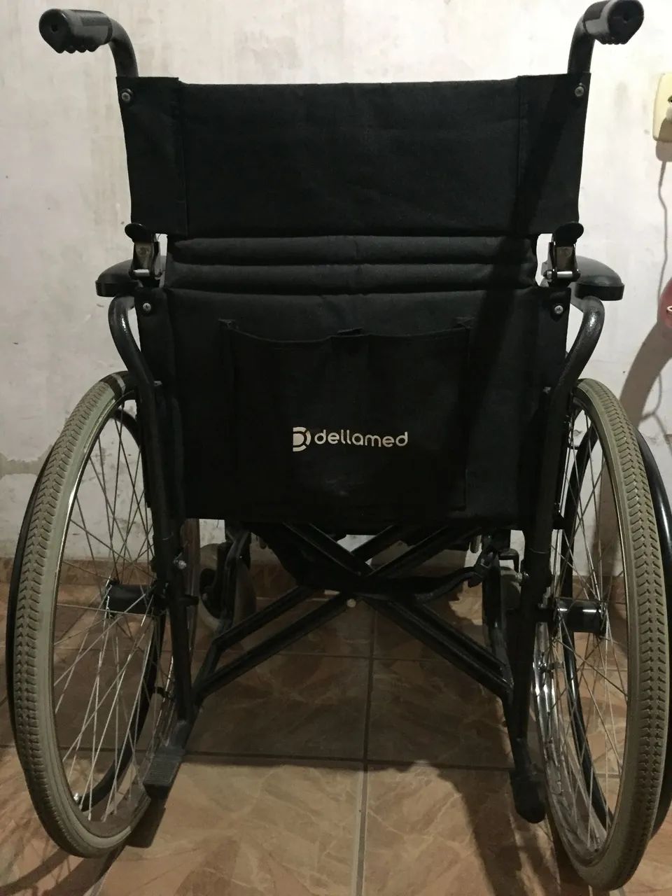 Cadeira de Rodas DELLAMED