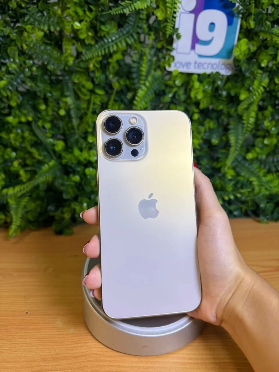 iPhone 13 Pro Max  256GB  Cor Gold (Dourado) 79% saúde da bateria  - Foto 2