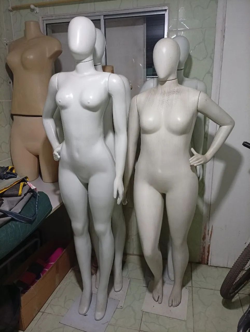 Manequins seminovos 