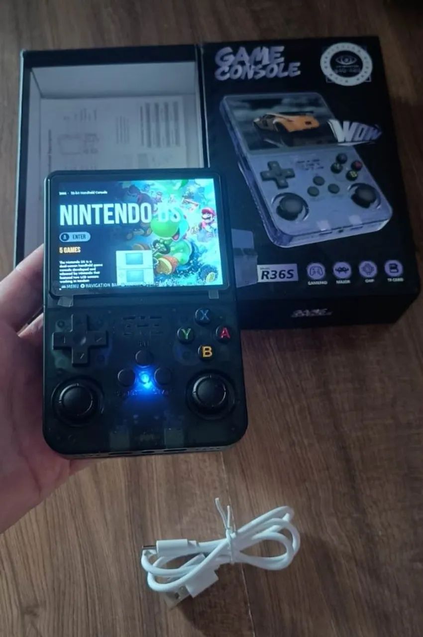 Console De Jogos Retro R36S Com Sistema Linux Tela 3,5 Polegadas 64Gb Cor Preto - Foto 2