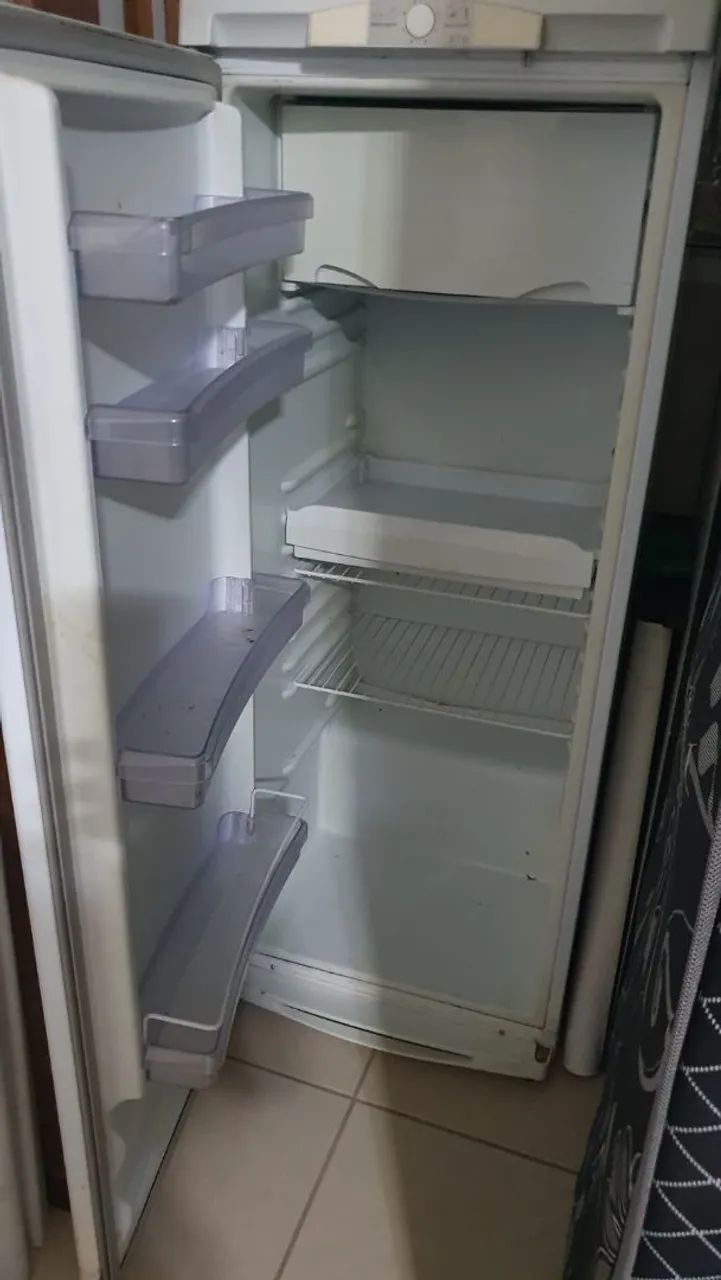 GELADEIRA/CAMA CASAL - Foto 2