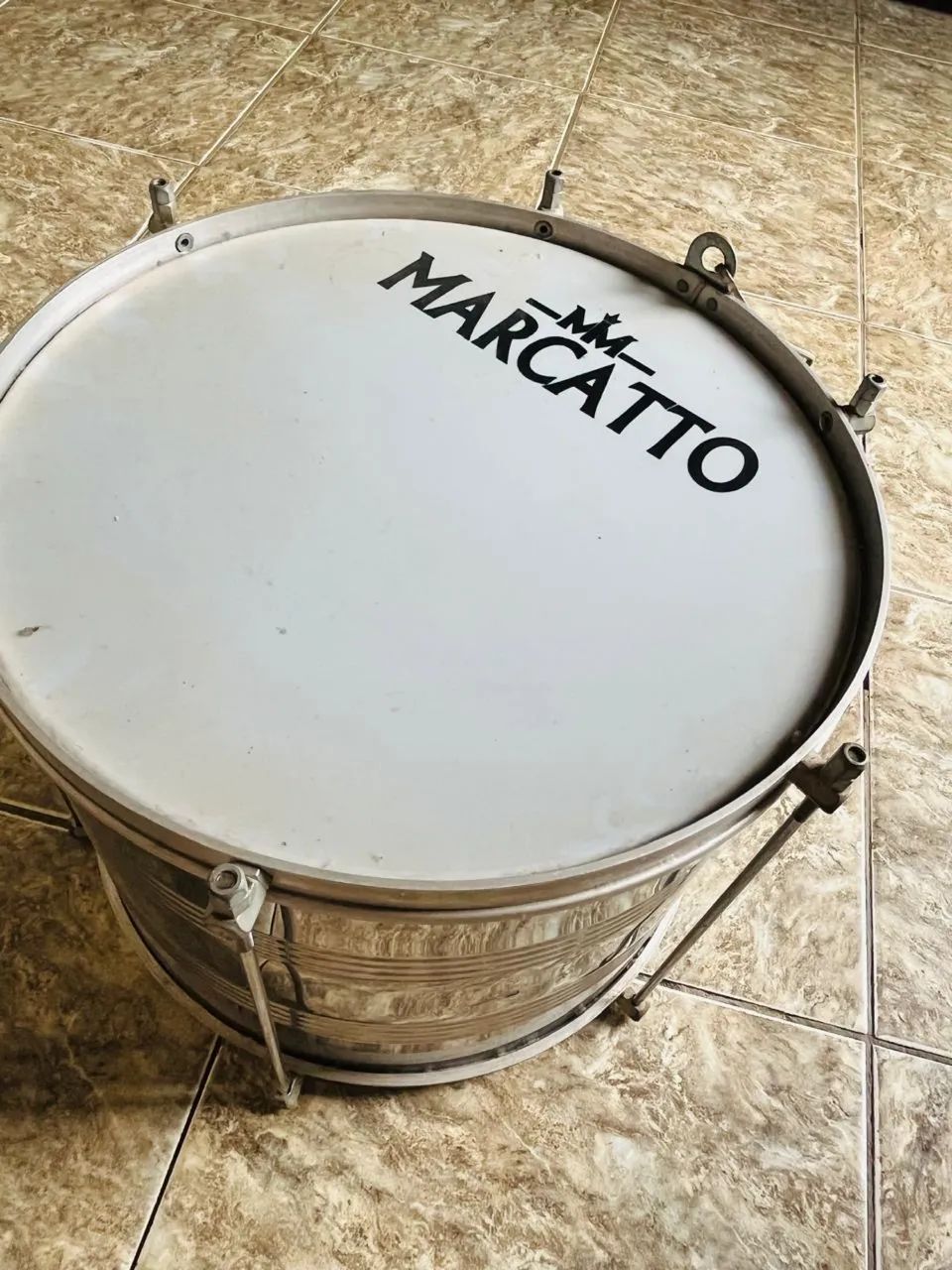 Vende-se SURDO semi novo, 14 polegadas - pouco usado  - Foto 3