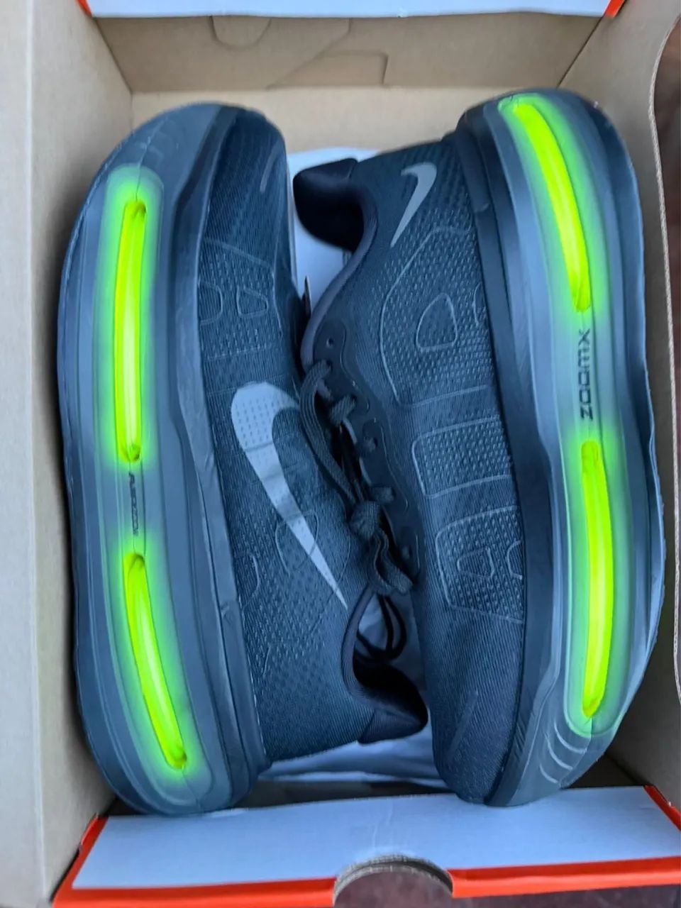 Nike Vomero Premium Black Volt Original - com Caixa e Nota Fiscal - Foto 2