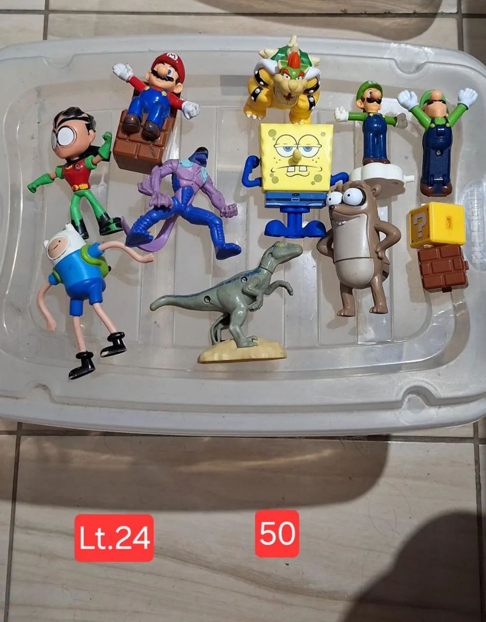 Brinquedos variados lote 24 e 26