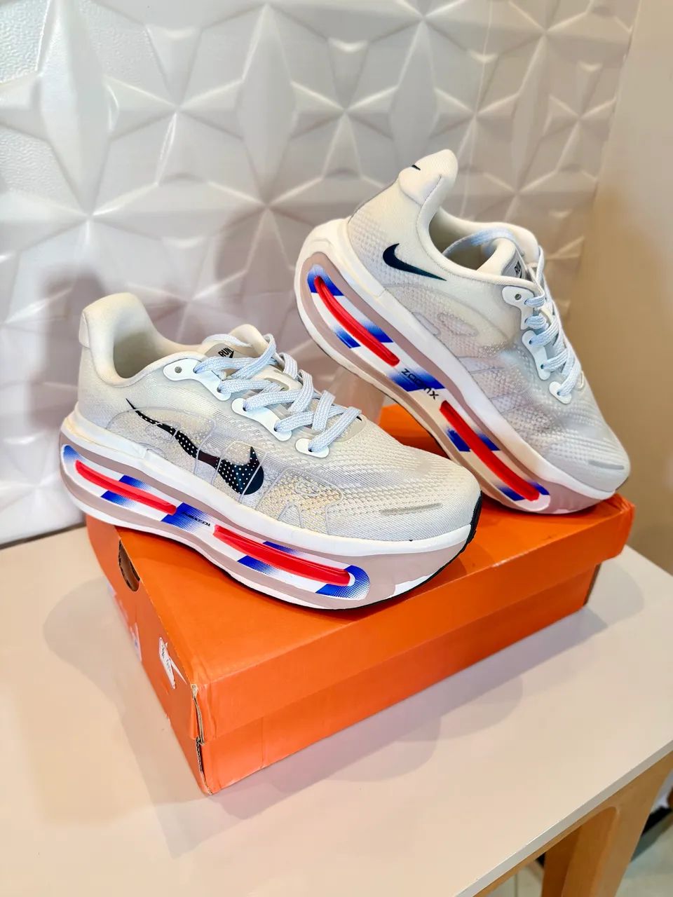 Nike Vomero Premium - Tamanho 37 e 41