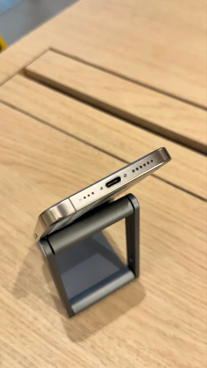 SEMINOVO iphone 16 Pro Max 256GB Titânio Natural - Foto 4