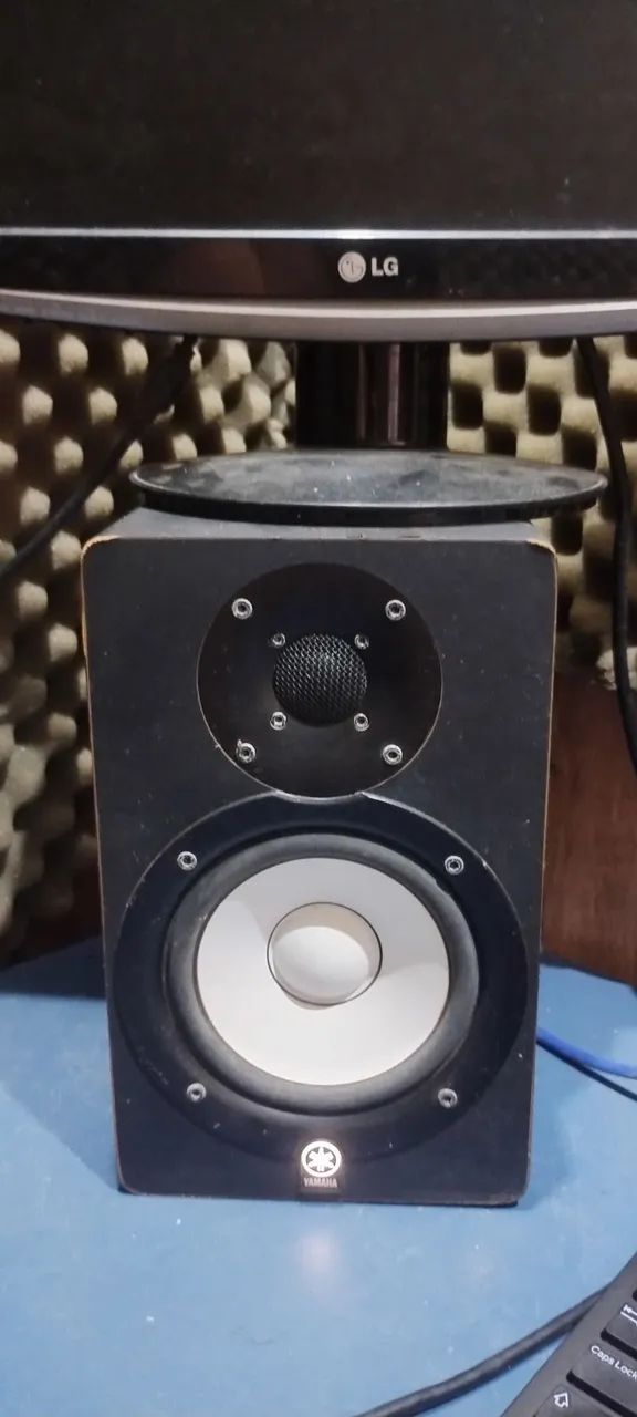Monitor de referência Yamaha e rokit