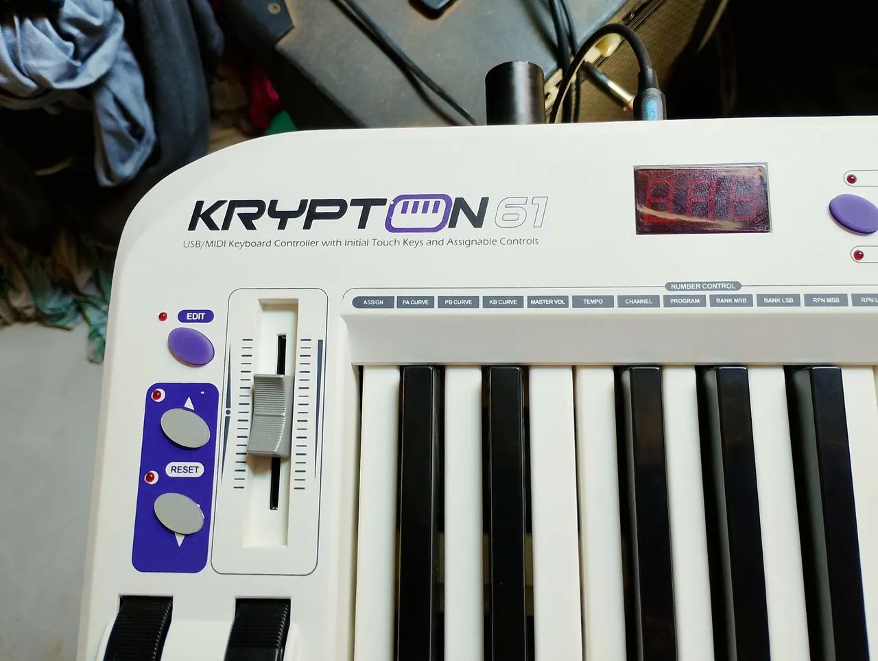 vendo teclado controlador ..61 teclas ..5 oitavas  - Foto 2