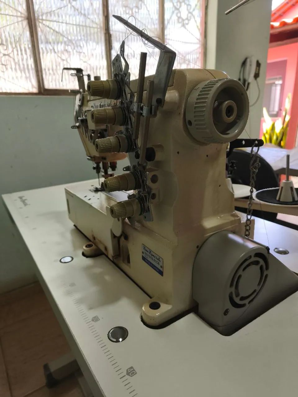 Máquina de costura Galoneira 5 fios