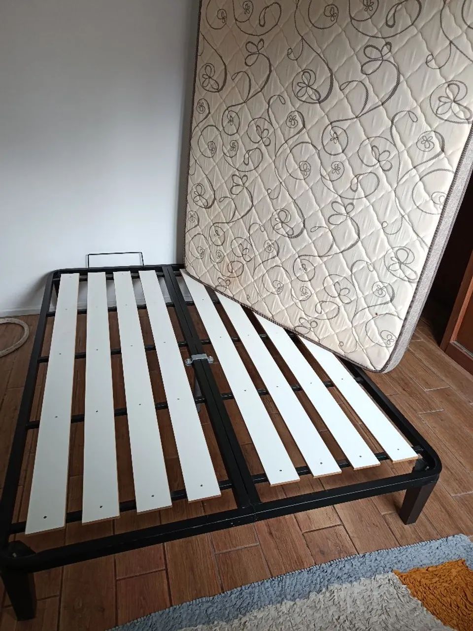Cama casal base de ferro e colchão  - Foto 2